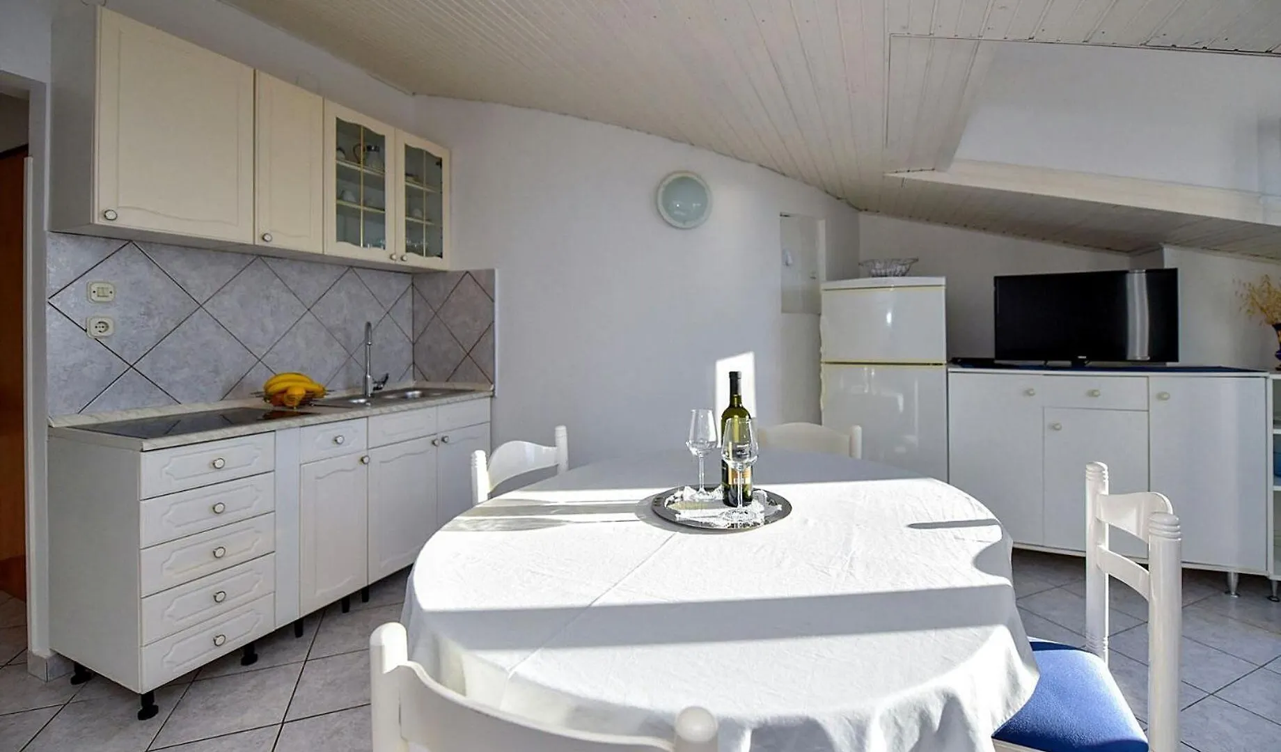 Apartments Mandre Near Sea