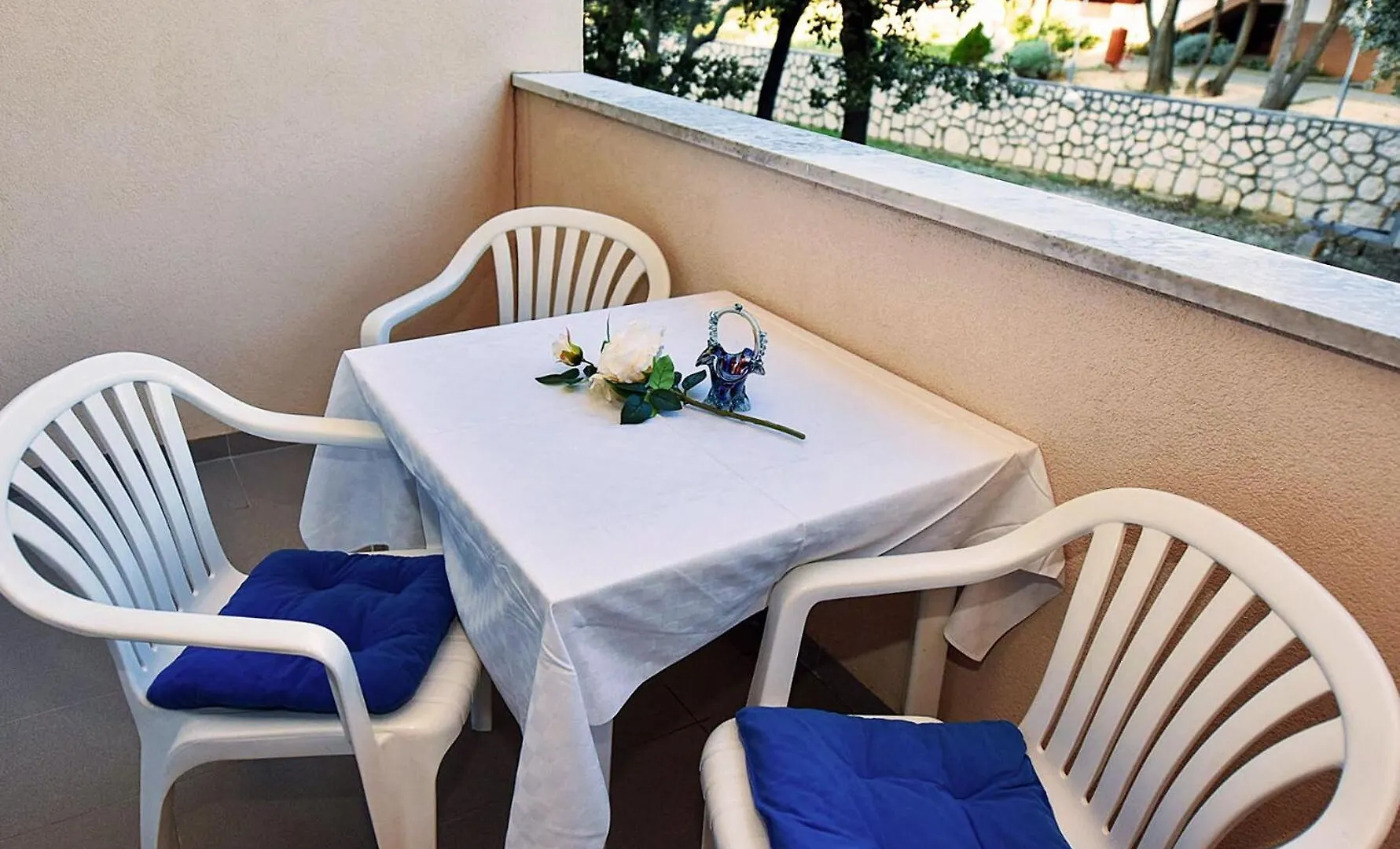 Apartments Mandre Near Sea