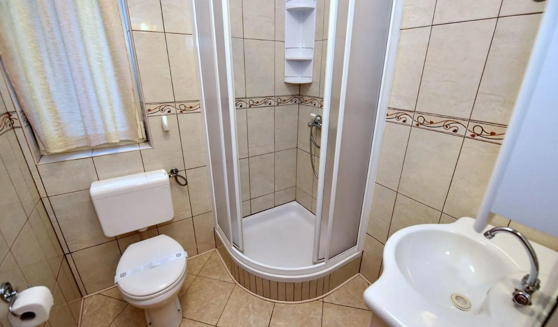 Apartments Mandre Near Sea 0*,